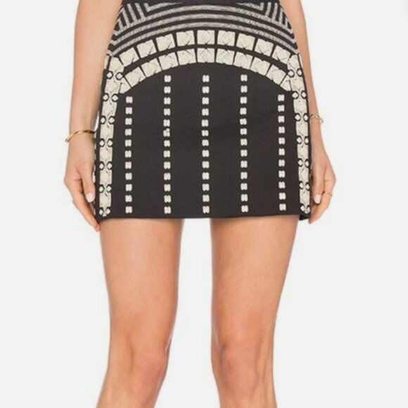 BCBG Embroidered and sequined Lannia miniskirt - Picture 1 of 7